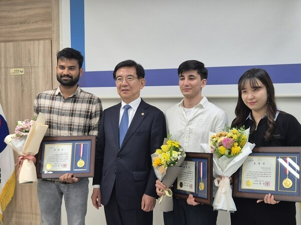 위즈체스아카데미 코치 3인, 국회의원 표창 수상 [넥스트데일리]